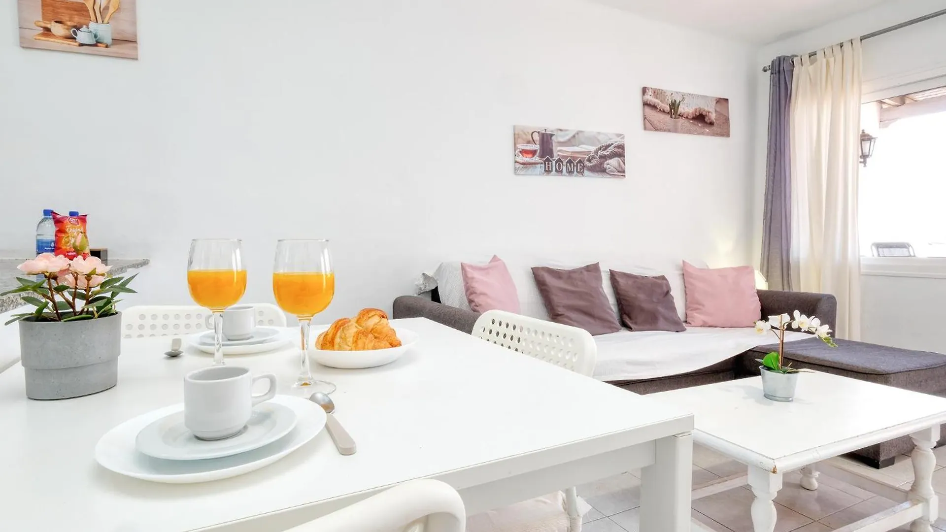 Suite Abora Relax A 500M De La Playa Wifi Fibra Puerto del Carmen  0*, Puerto del Carmen (Lanzarote) Spain